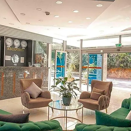 Hotel Infinity